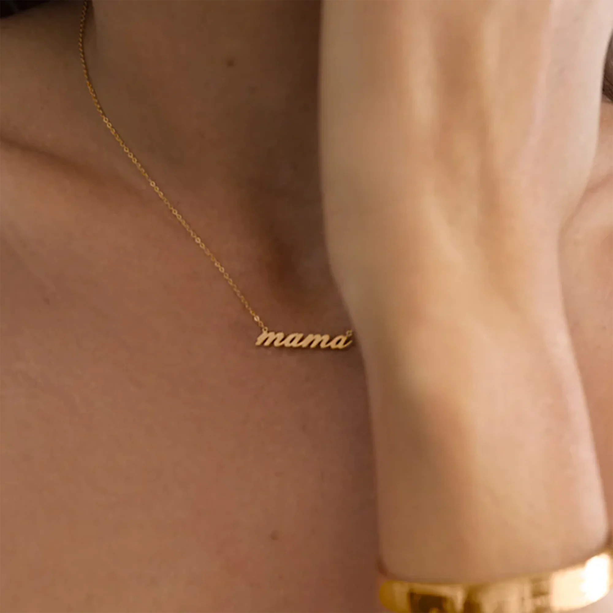 Mama Script Necklace - Image 3